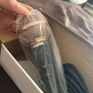 Microphone